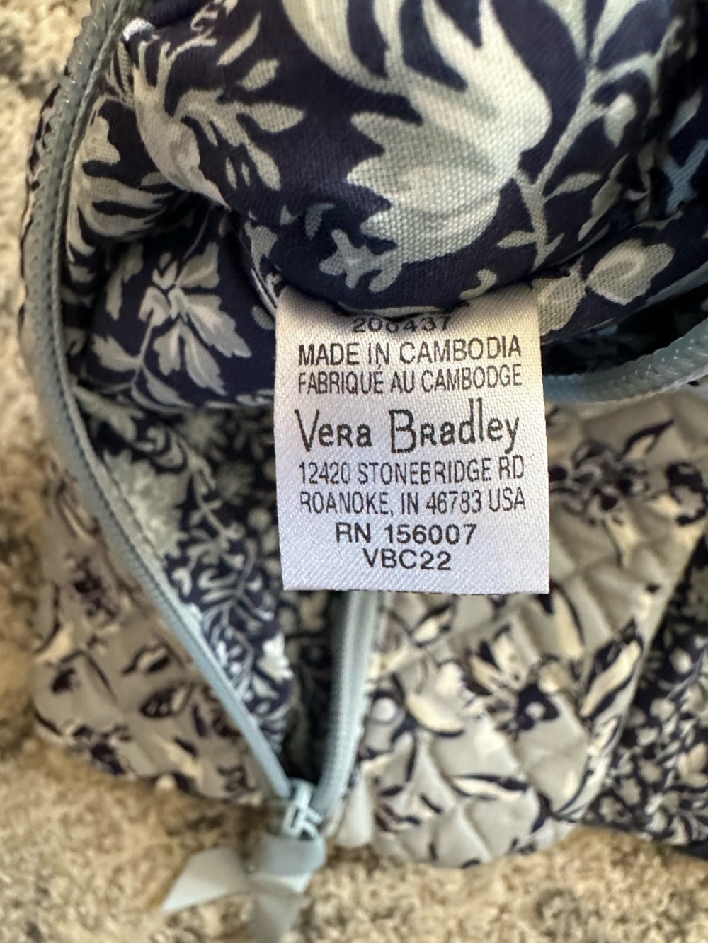 Vera Bradley Perennials Gray Roll-Up Tech Organizer - NWOT - Picture 3 of 3